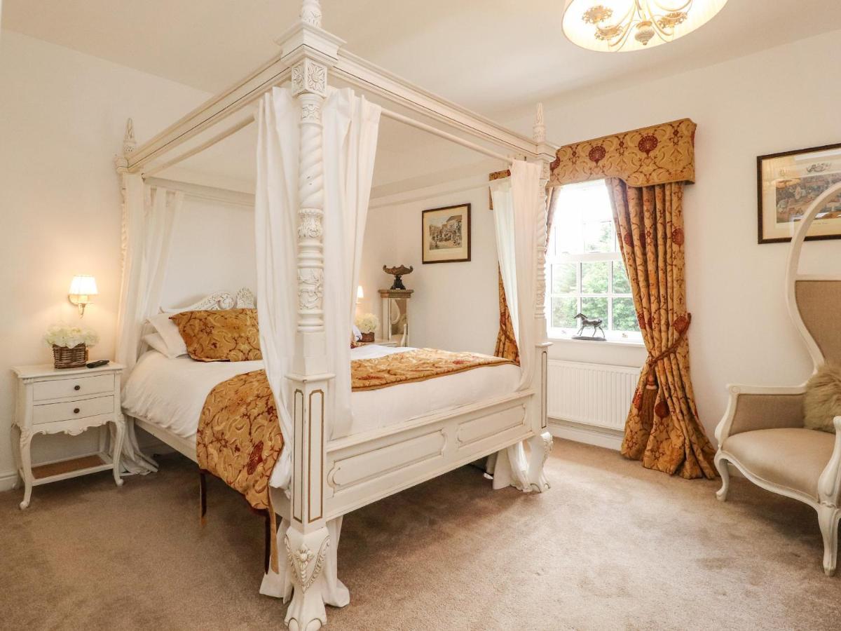 Moor End Manor Villa Poulton-le-Fylde Exteriör bild